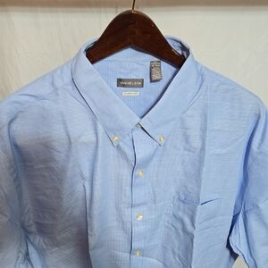 Van Heusen Men's Light Blue Short Sleeve Dress Shirt